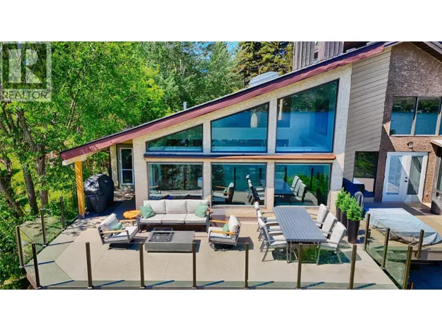 821 4th Avenue, Invermere, British Columbia V0A1K4