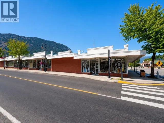 1127 4TH Street, Castlegar, British Columbia V1N2A8