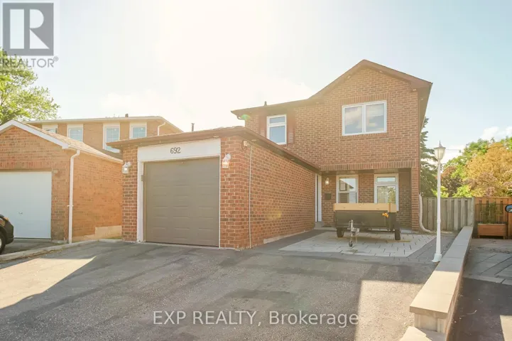692 SULTANA SQUARE, Pickering (Amberlea), Ontario L1V3Y3