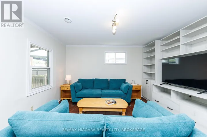 3 PHELPS STREET, St. Catharines (Oakdale), Ontario L2P2H5
