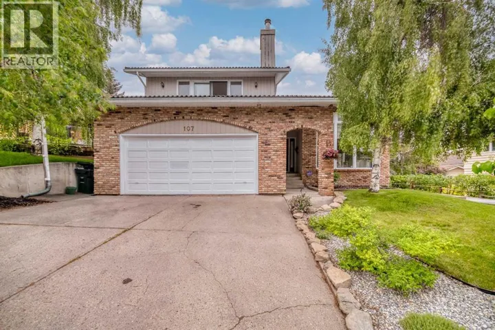 107 Edgehill Court NW, Calgary, Alberta T3A2X3