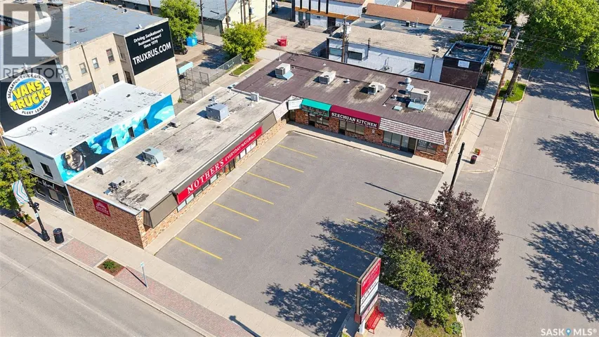 D & E 835 Broadway AVENUE, Saskatoon, Saskatchewan S7N1B5