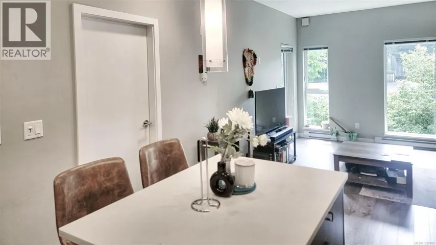 304 767 Tyee Rd, Victoria, British Columbia V9A0G5