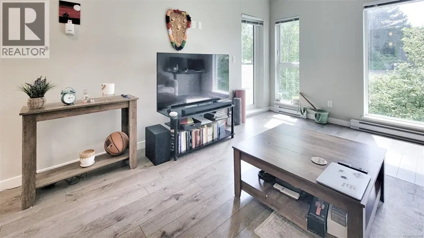 304 767 Tyee Rd, Victoria, British Columbia V9A0G5