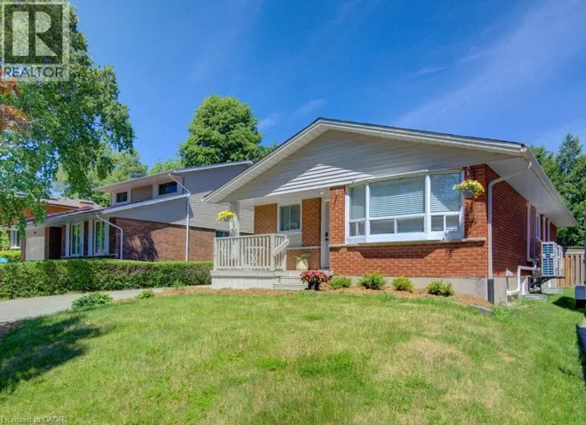 136 DUNSMERE Drive, Kitchener, Ontario N2E1V7