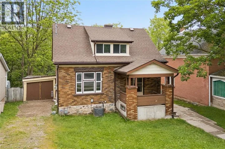6 W RIVERSIDE Drive W, Elmira, Ontario N3B1R1