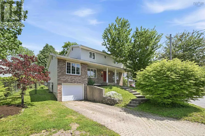 2 Berkley Brae, Dartmouth, Nova Scotia B2Y4G6