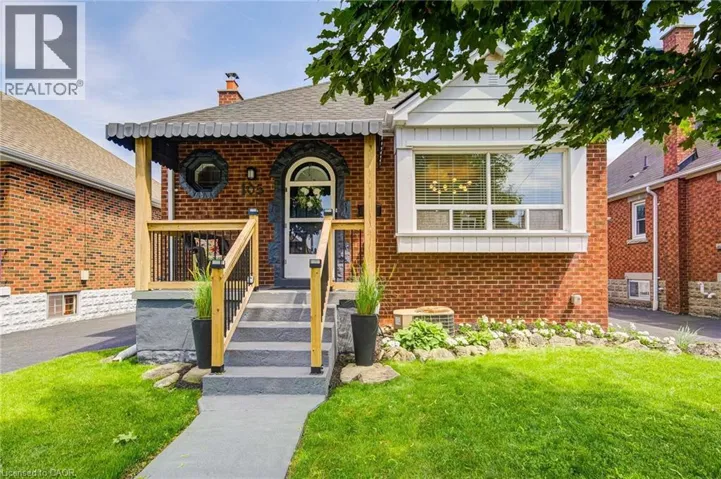 105 WEIR Street S, Hamilton, Ontario L8K3A8