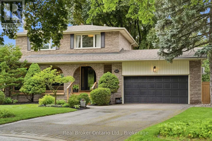245 APPLEVALE COURT, Burlington (Shoreacres), Ontario L7L2C1