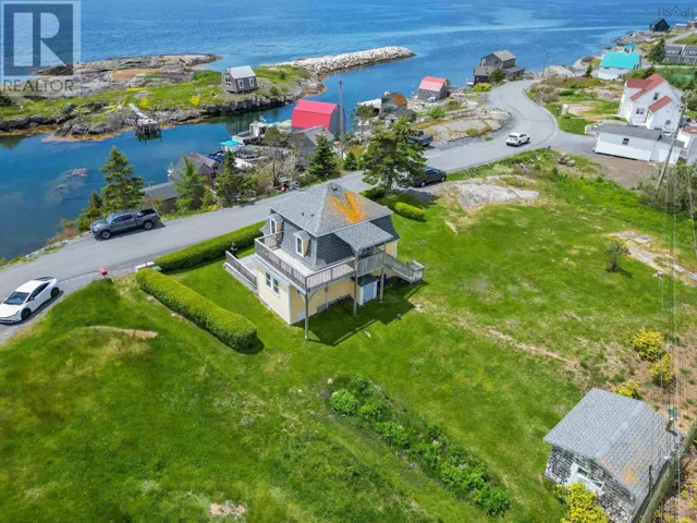 125 The Point Road, Blue Rocks, Nova Scotia B0J2C0