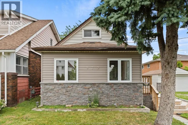 972 WELLINGTON AVENUE, Windsor, Ontario N9A5J8