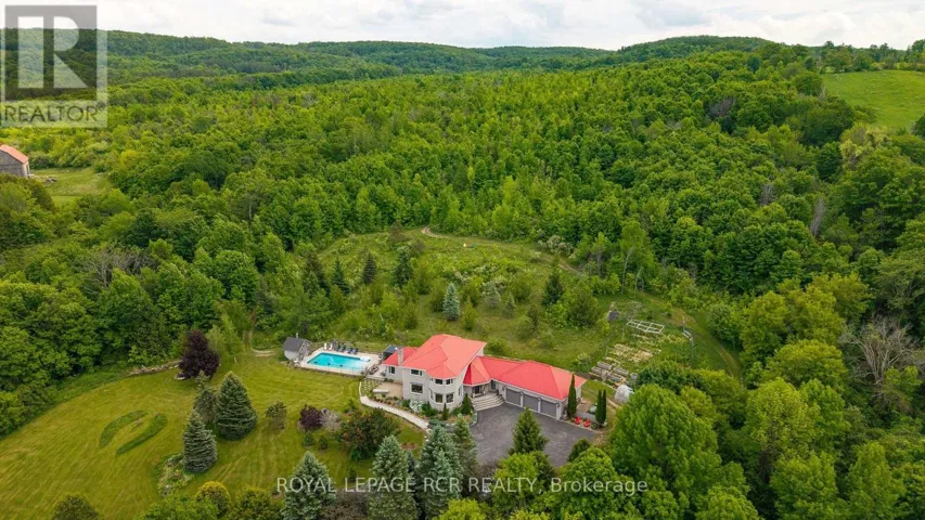 529648 OSPREY-THE BLUE MOUNTAINS TOWNLINE, Grey Highlands, Ontario L0M1P0