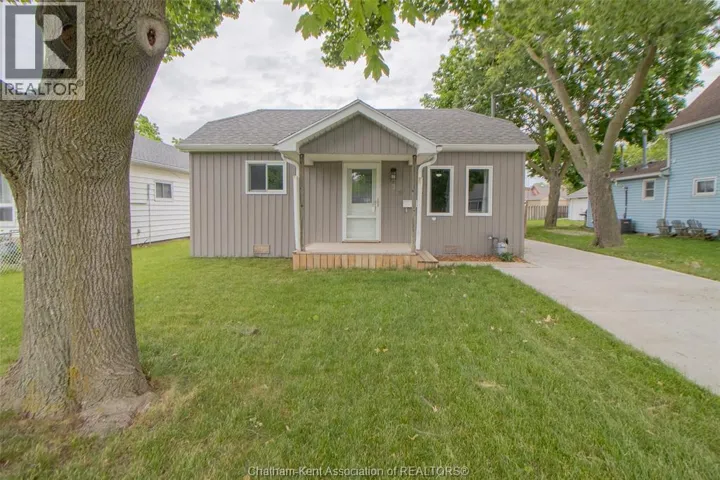 35 BERRY STREET, Chatham, Ontario N7M3B2