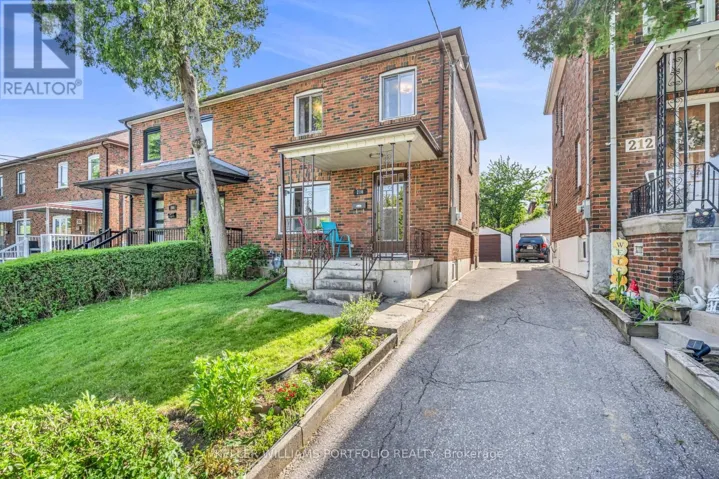 210 BICKNELL AVENUE, Toronto (Keelesdale-Eglinton West), Ontario M6M4G9
