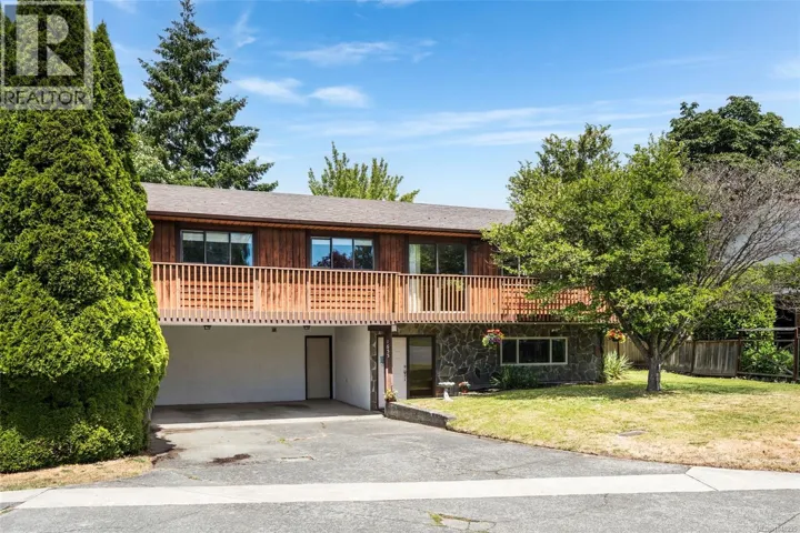 1655 Hybury Pl, Saanich, British Columbia V8N5L3