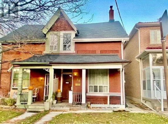 UPPER - 19 LUTTRELL AVENUE, Toronto (East End-Danforth), Ontario M4C5E2