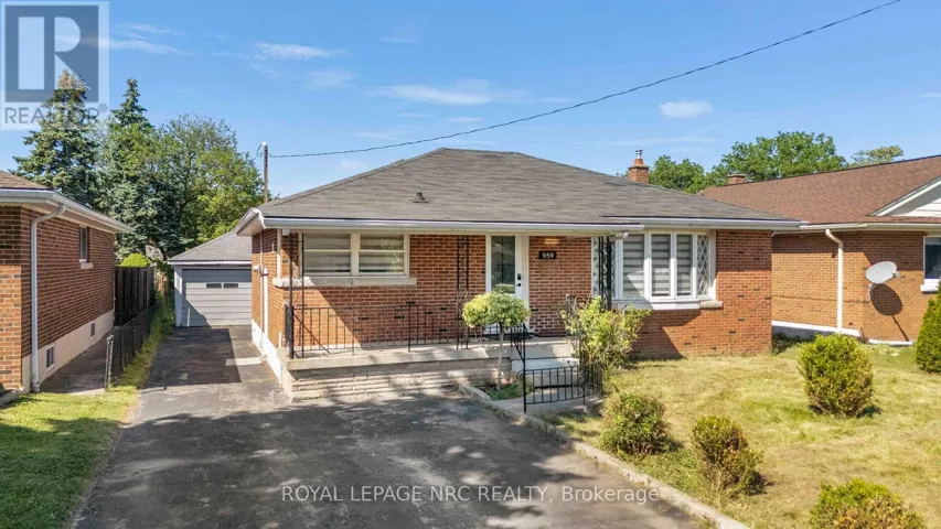 959 MOHAWK ROAD E, Hamilton (Huntington), Ontario L8T2R9