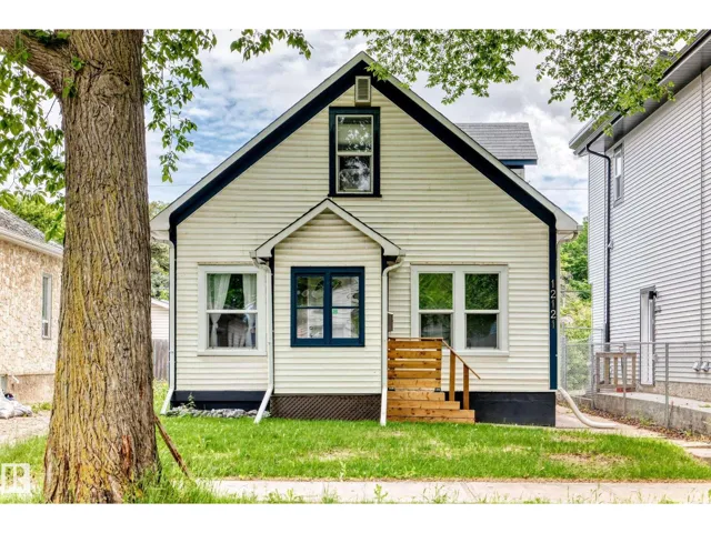12121 64 ST NW, Edmonton, Alberta T5W4J8