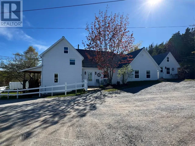 9 Loop Road, Happy Adventure, Newfoundland & Labrador A0G1Z0