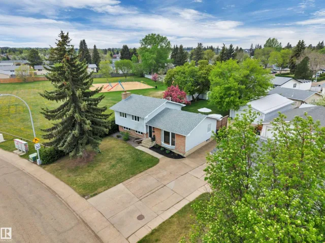 14 MEADOWOOD CR, Sherwood Park, Alberta T8A0L7