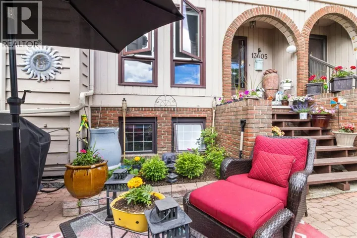 13005 6 Street SW, Calgary, Alberta T2W4J8