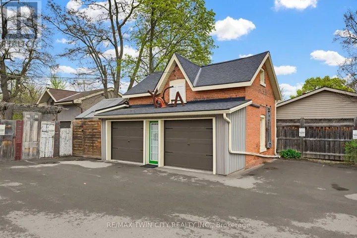 REAR - 105 BRANT AVENUE, Brantford, Ontario N3T3H4