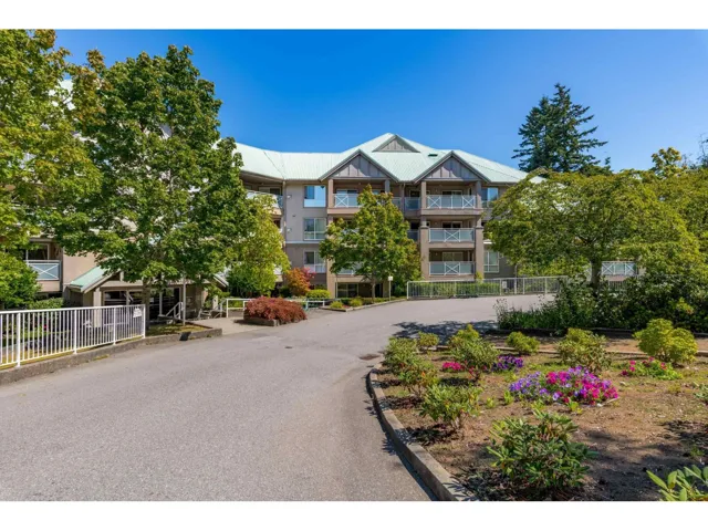 104 15150 29A AVENUE, Surrey, British Columbia V4P3B1