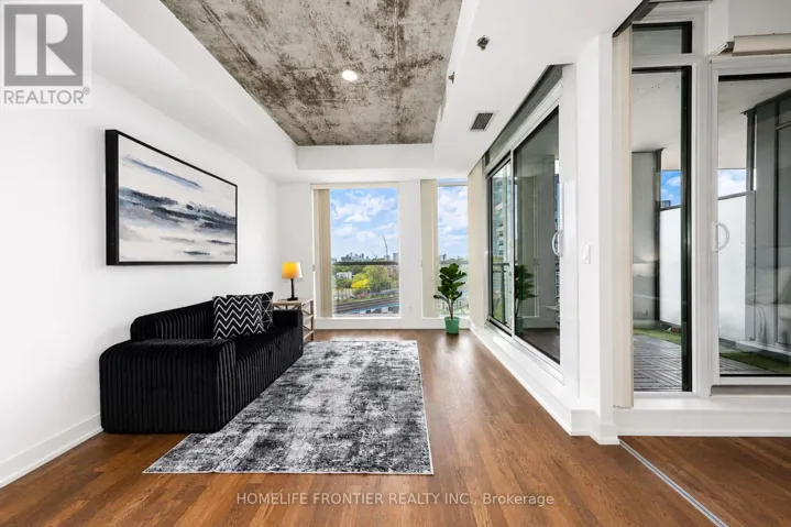 717 - 20 MINOWAN MIIKAN LANE, Toronto (Little Portugal), Ontario M6J0E5