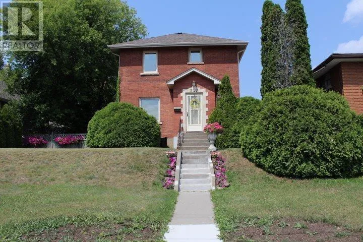 310 Algoma ST N, Thunder Bay, Ontario P7A5A9