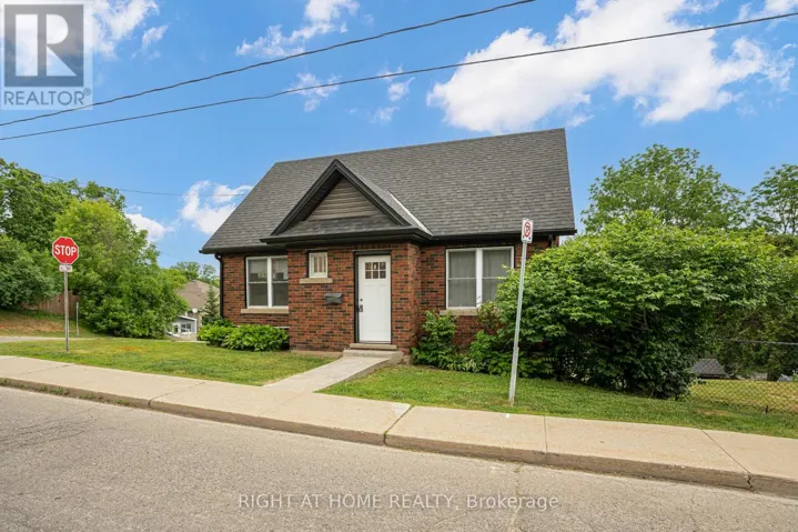 38 WASHINGTON STREET, Brant (Paris), Ontario N3L2A7