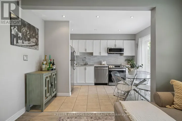 35 - 39 PINEWOODS DRIVE, Hamilton (Stoney Creek Mountain), Ontario L8J3Z4