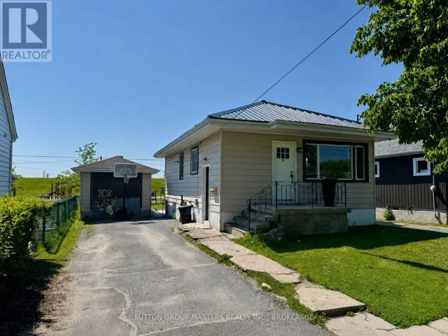 808 VICTORIA STREET, Kingston (East of Sir John A. Blvd), Ontario K7K4T3