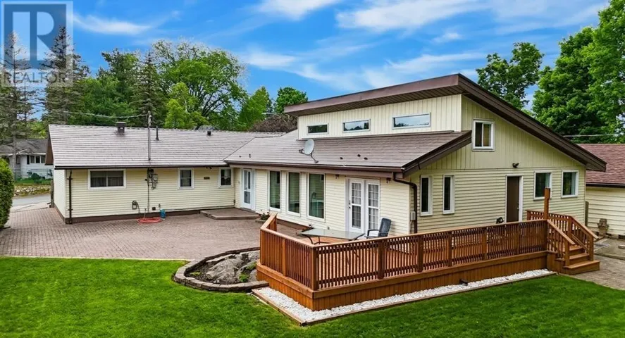 8 Hemlock PL, Elliot Lake, Ontario P5A2H7