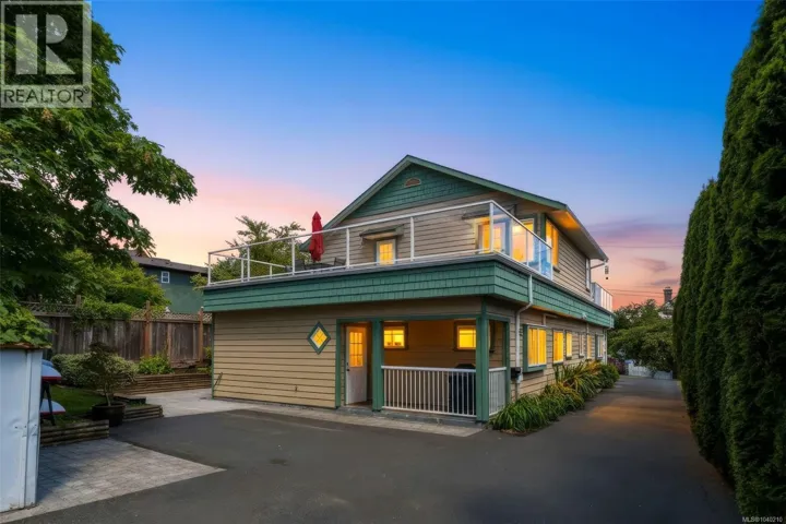 208 Raynor Ave, Victoria, British Columbia V9A3A2