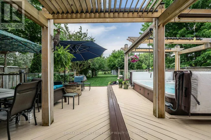5 COCHRANE AVENUE, Brampton (Heart Lake East), Ontario L6Z4H8