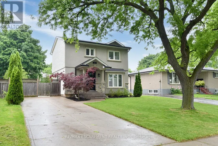 26 KIRKLAND AVENUE, Hamilton (Lawfield), Ontario L8V3V9