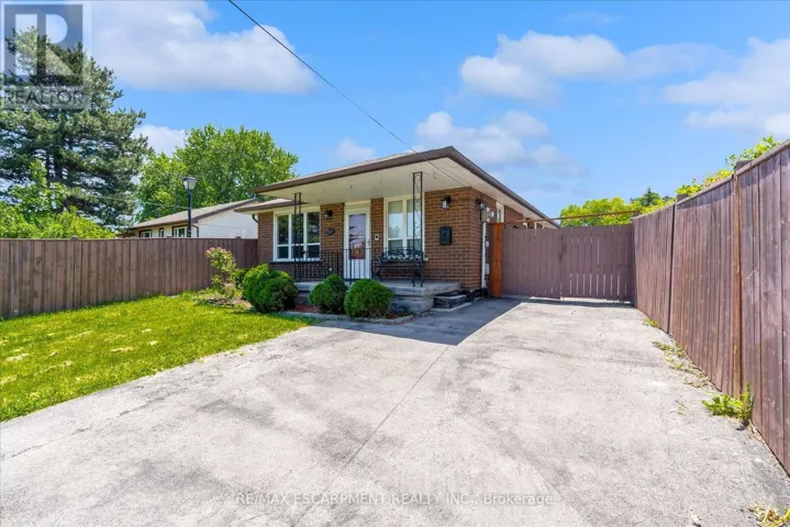 261 LIMERIDGE ROAD W, Hamilton (Rolston), Ontario L9C2V4