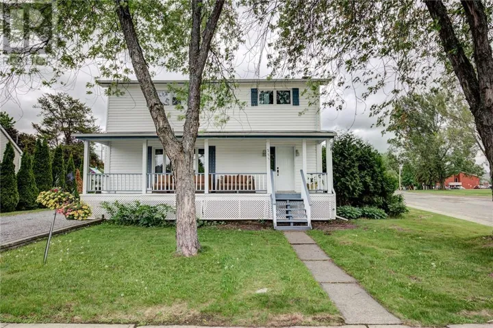 233 Ninth Avenue, Lively, Ontario P3Y1M6
