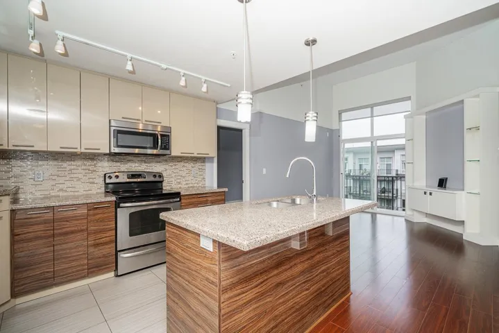 419 12039 64 AVENUE, Surrey, British Columbia V3W0R7
