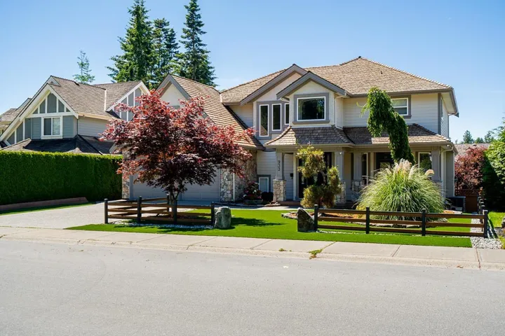933 164 STREET, Surrey, British Columbia V4A4Y4