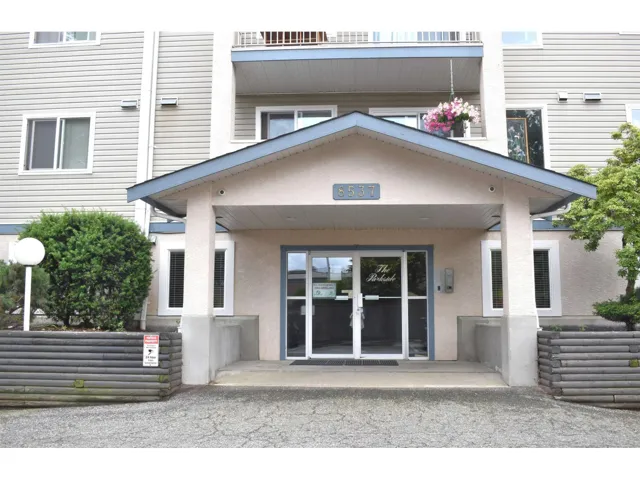402 8537 YOUNG ROAD, Chilliwack Proper South, Chilliwack, British Columbia V2P4P2