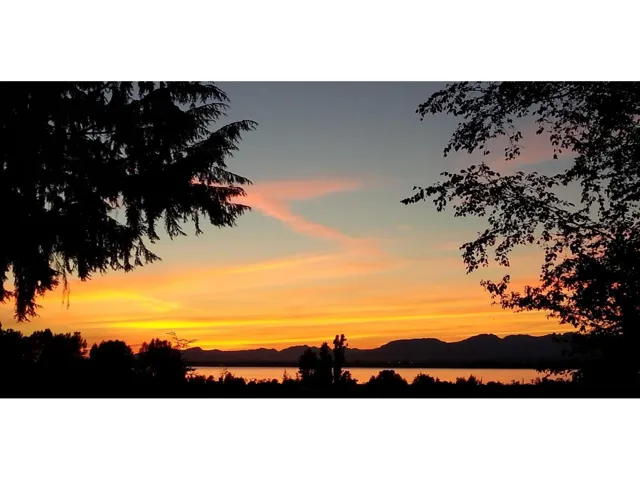 12581 CRESCENT ROAD, Surrey, British Columbia V4A2V4