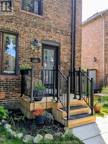 840 MONMOUTH ROAD, Windsor, Ontario N8Y3L4
