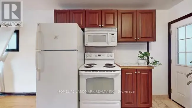 15 FOURTEENTH STREET, Toronto (New Toronto), Ontario M8V3H8
