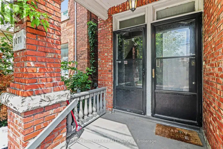 3 - 1071 GLADSTONE AVENUE, Ottawa, Ontario K1Y3G7