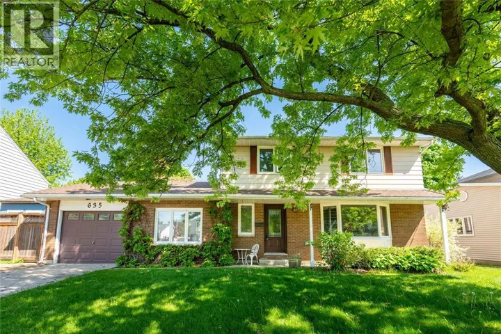 635 Highbury PARK, Sarnia, Ontario N7V2K1