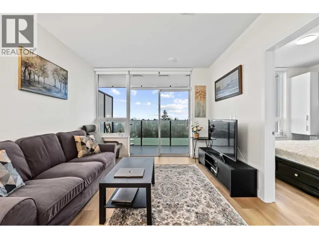 706 6463 SILVER AVENUE, Burnaby, British Columbia V5H0K4