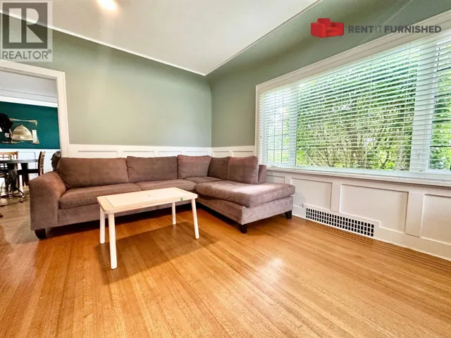 1522 8TH AVENUE, Vancouver, British Columbia V3M2S4