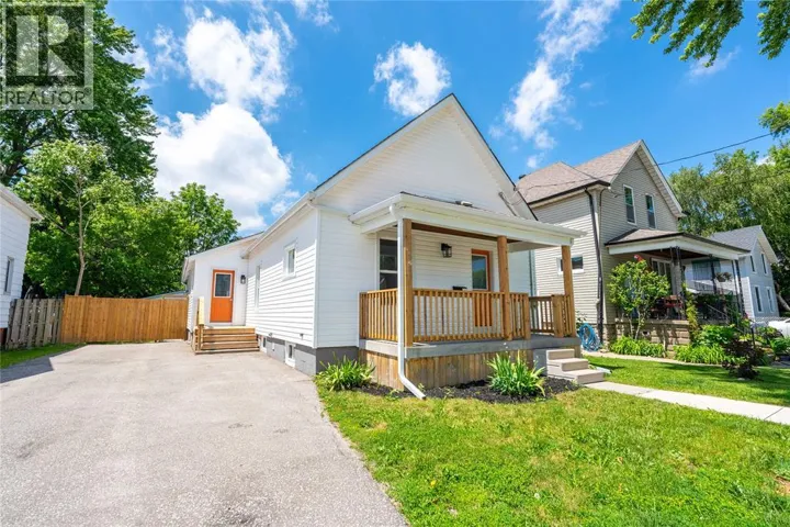 249 Vidal STREET South, Sarnia, Ontario N7T2T8