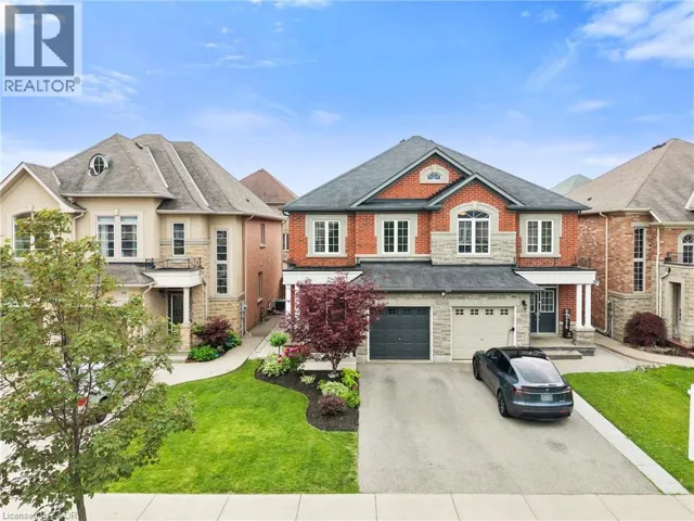 82 SUMMERBERRY Way, Hamilton, Ontario L9B0G1